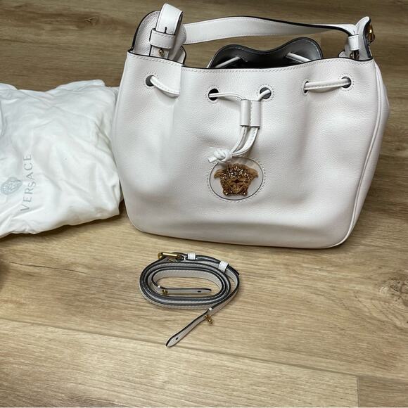Versace Women's White/Gold Leather La Medusa Bucket Bag Style 1003013 DVIT2T - Picture 1 of 14